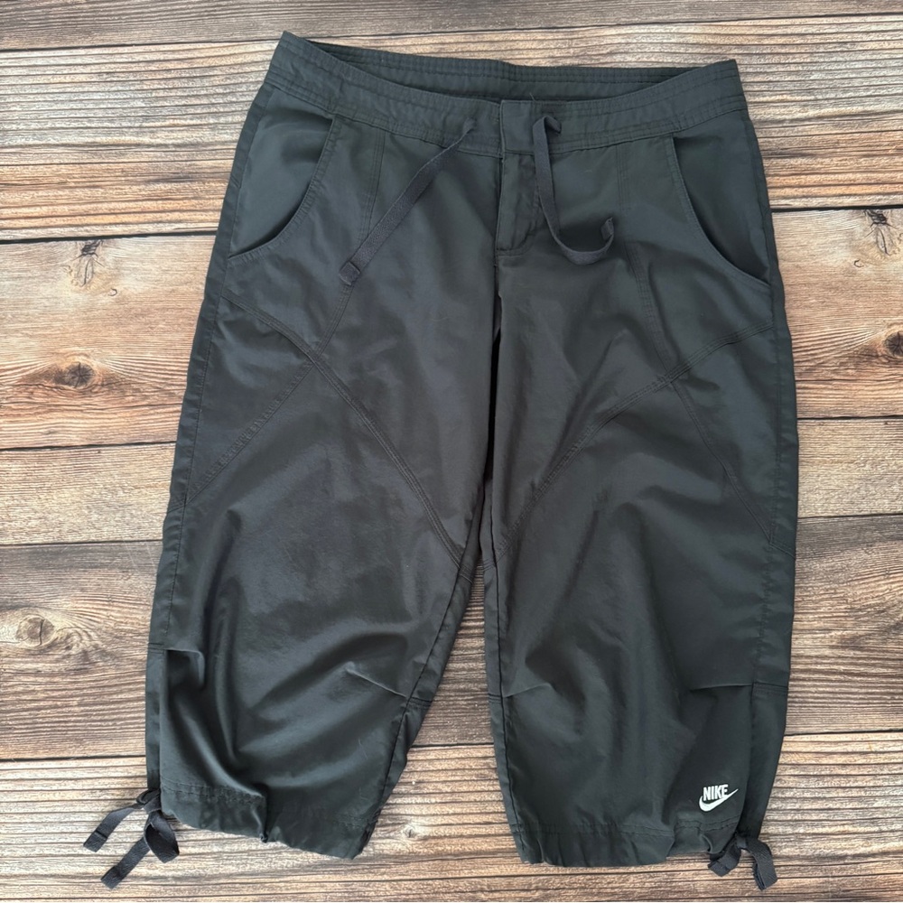 Nike Capri Pants, Gray, Size M